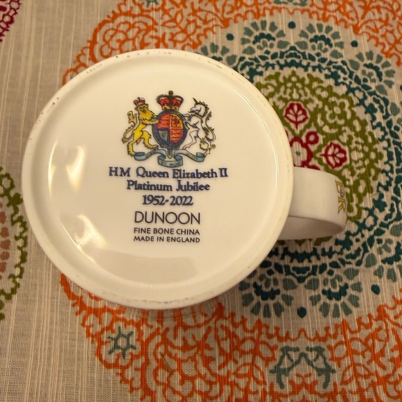 GORGEOUS NWT Commemorative Queen Elizabeth II Platinum Jubilee Mug - Picture 6 of 6